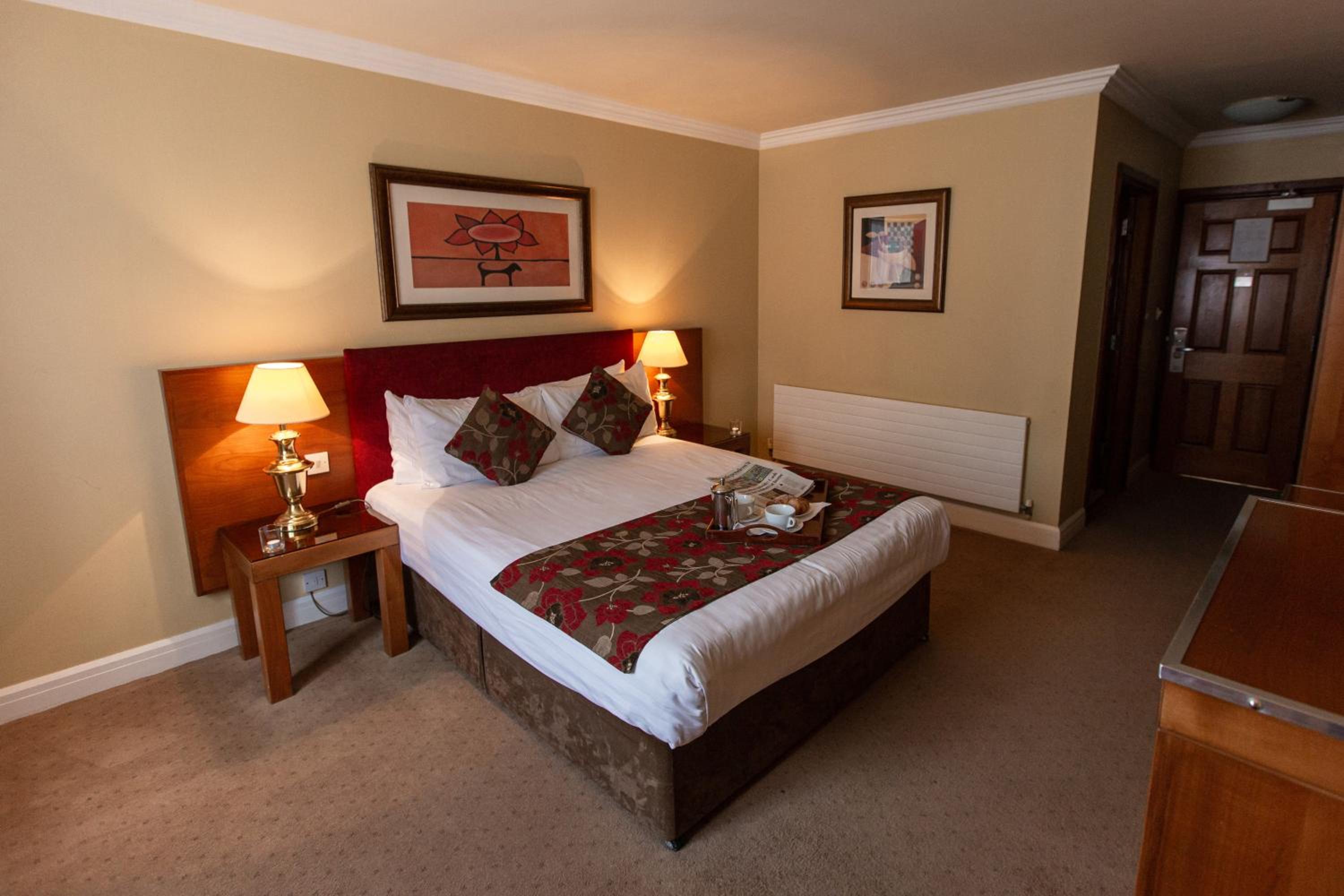 HAMLET COURT HOTEL 97549 — 6