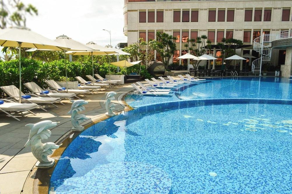 Holiday Beach Hotel Danang — 10