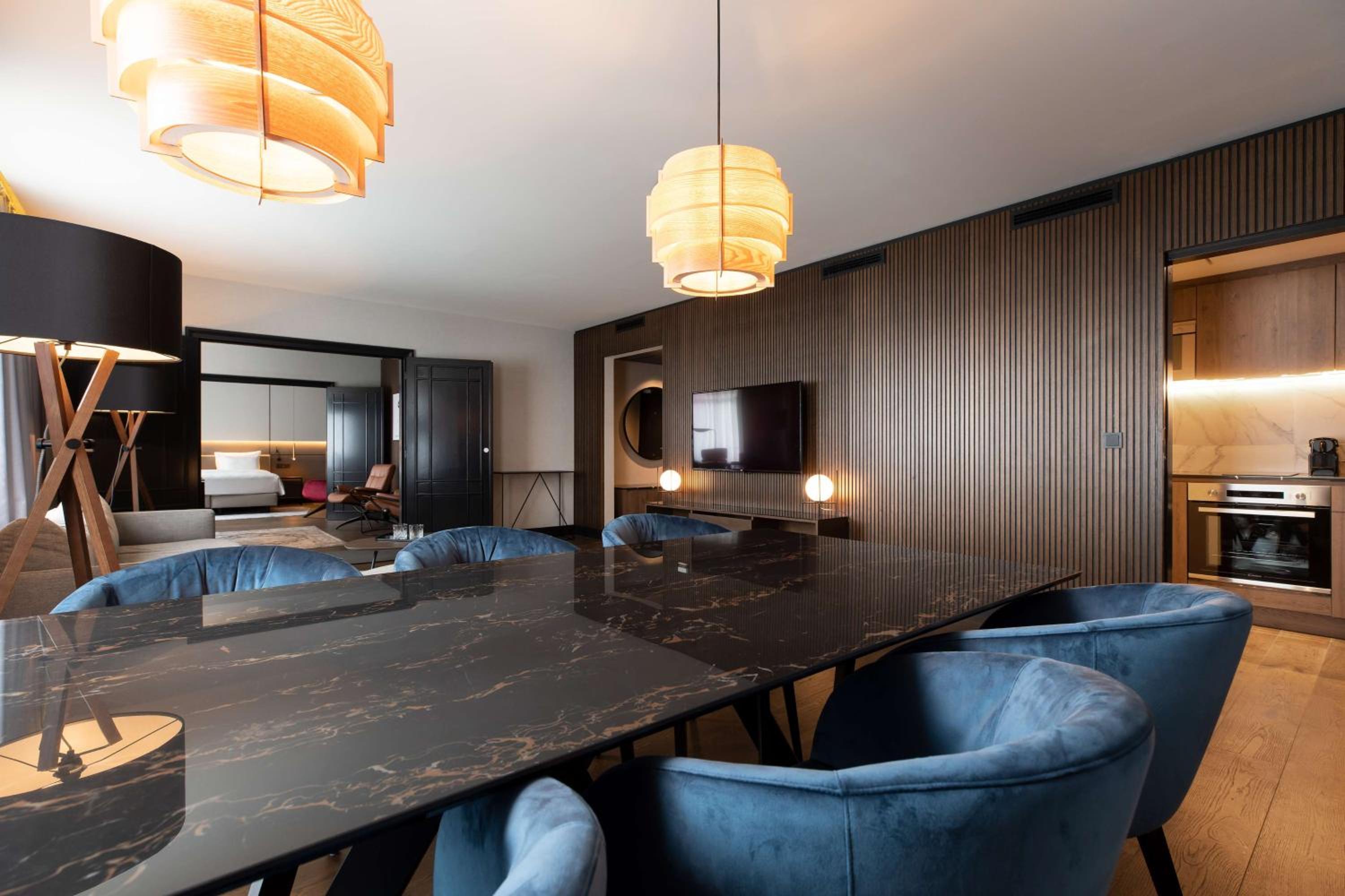 Radisson Collection Hotel, Grand Place Brussels — 7