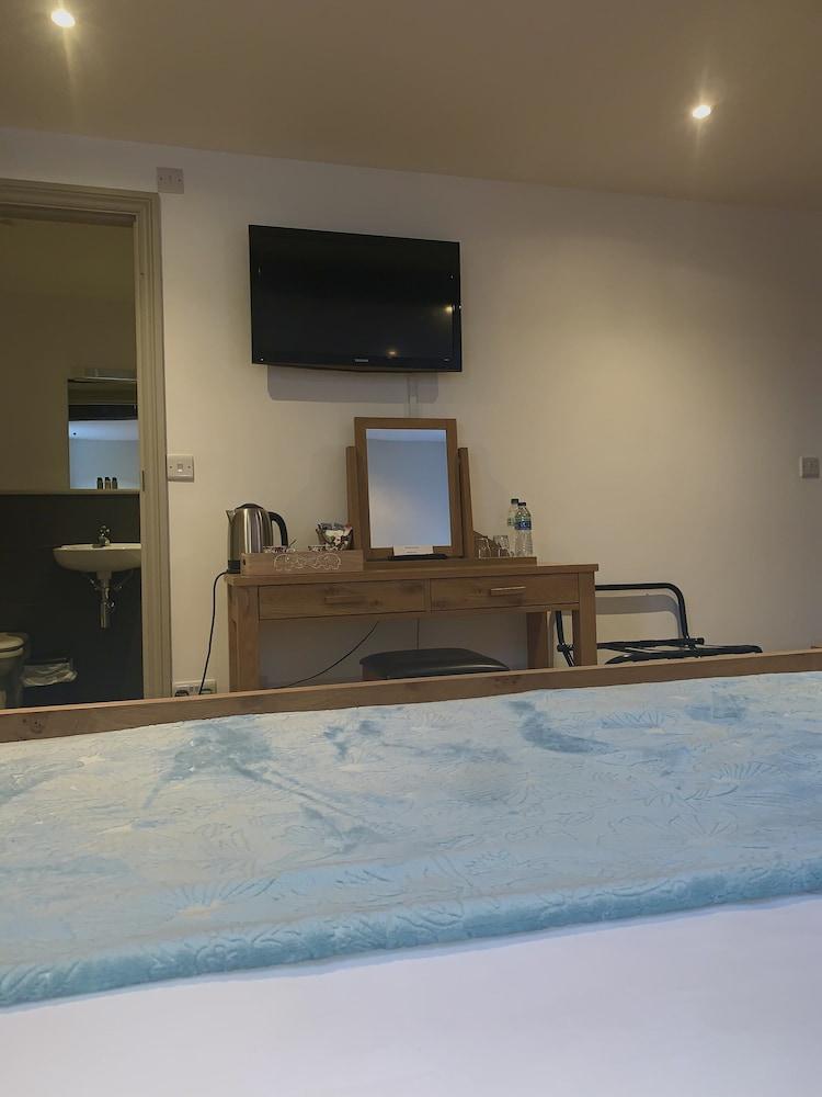The Selsey Arms — 8