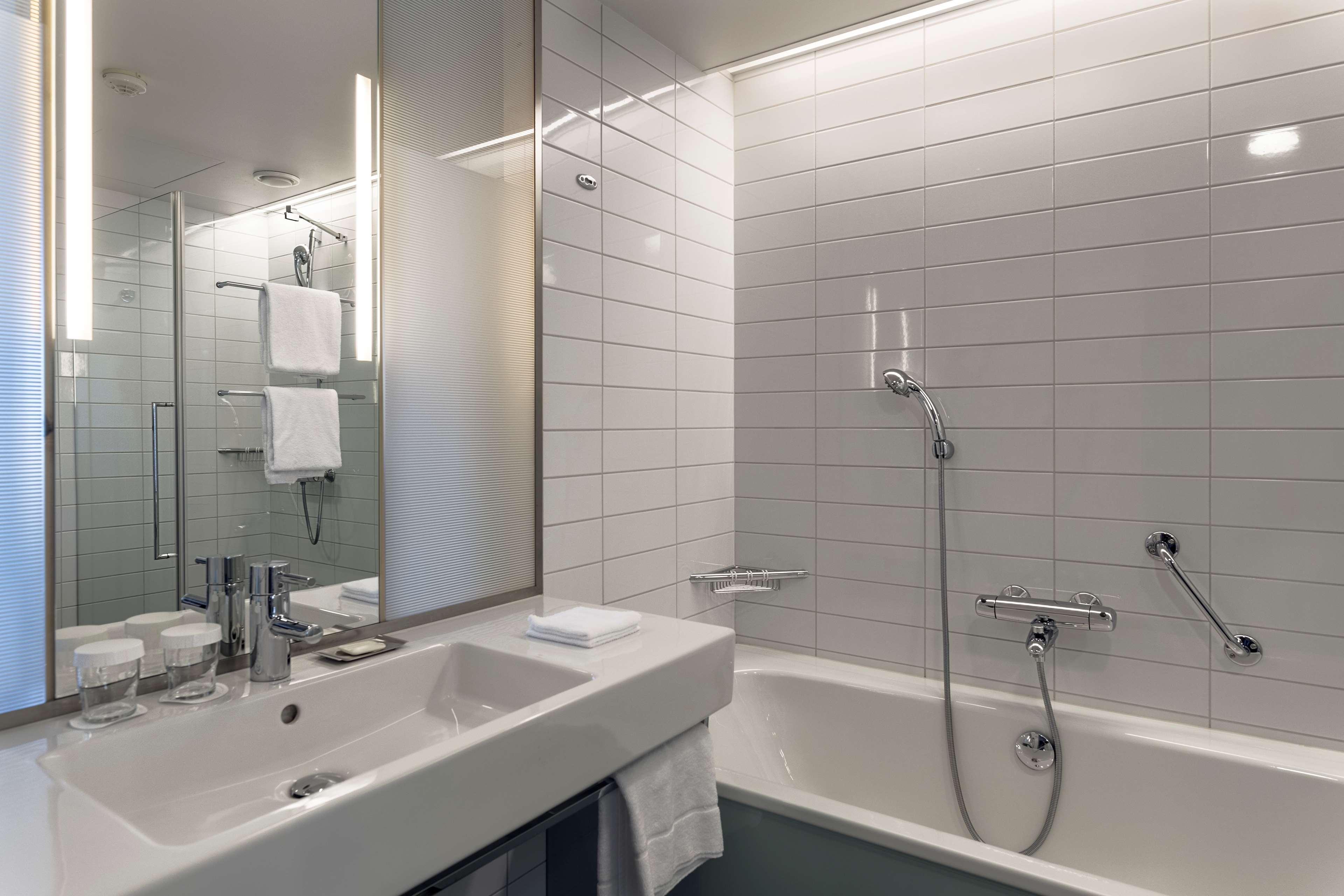 Hilton Helsinki Airport — 8