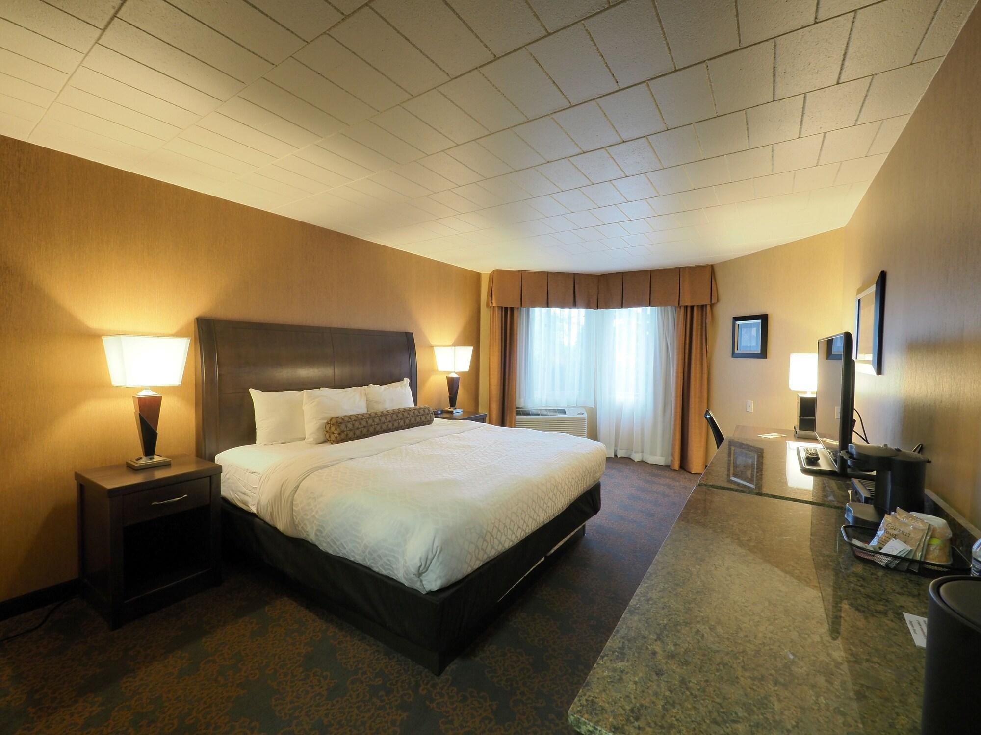 Evergreen Resort — 4
