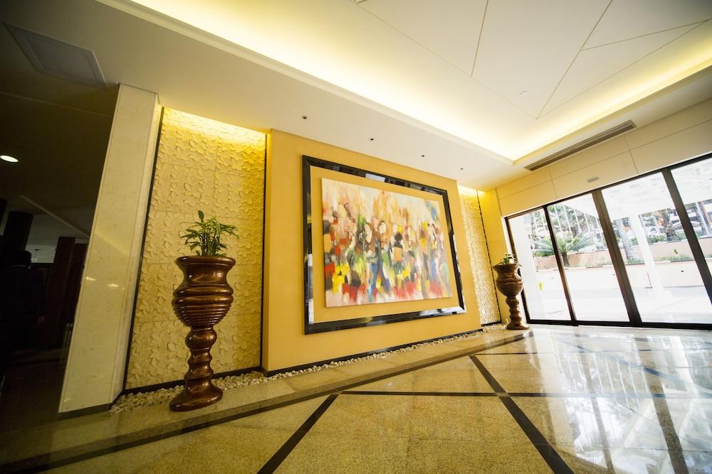 HOTEL AFRICANA — 5
