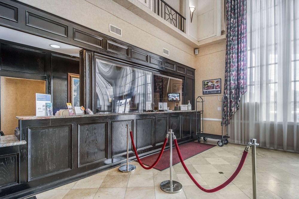 Clarion Inn and Suites Central Clearwater Beach FL — 7