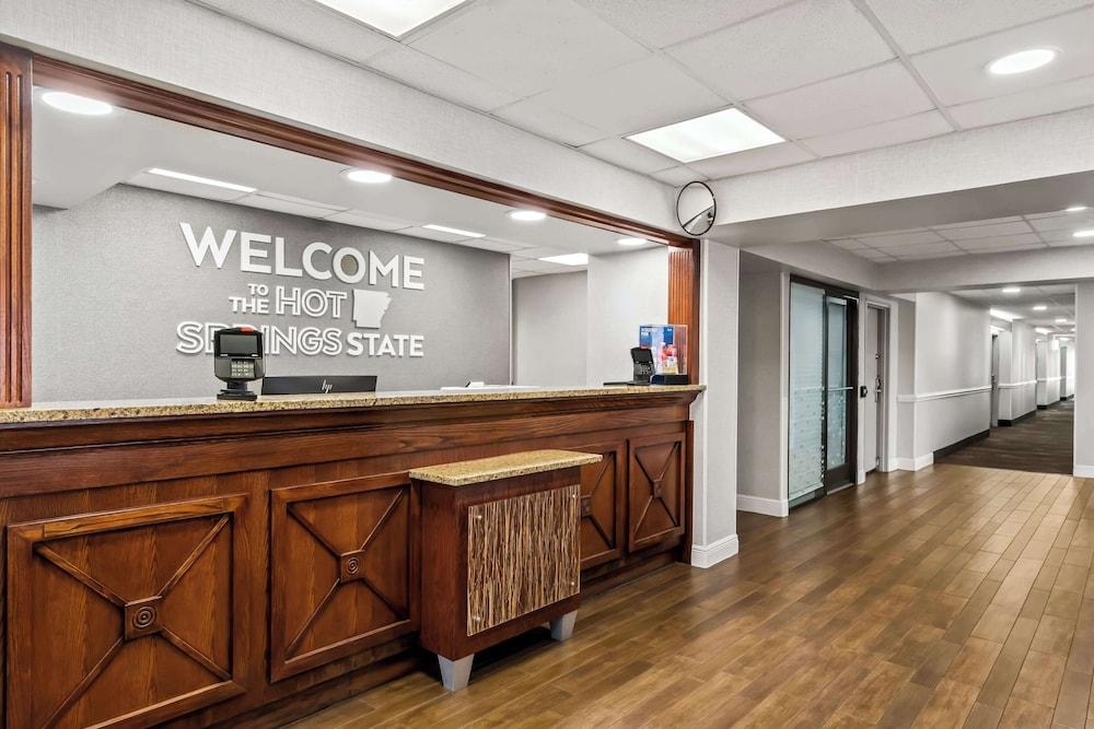 HAMPTON INN JONESBORO — 9