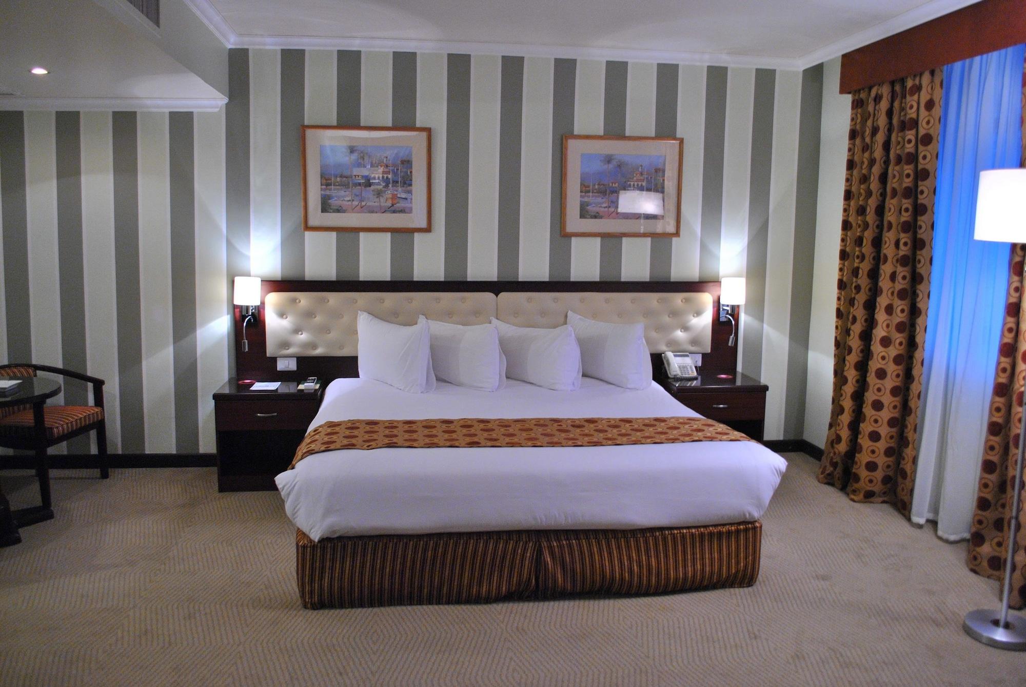 LARSA HOTEL 74334 — 10