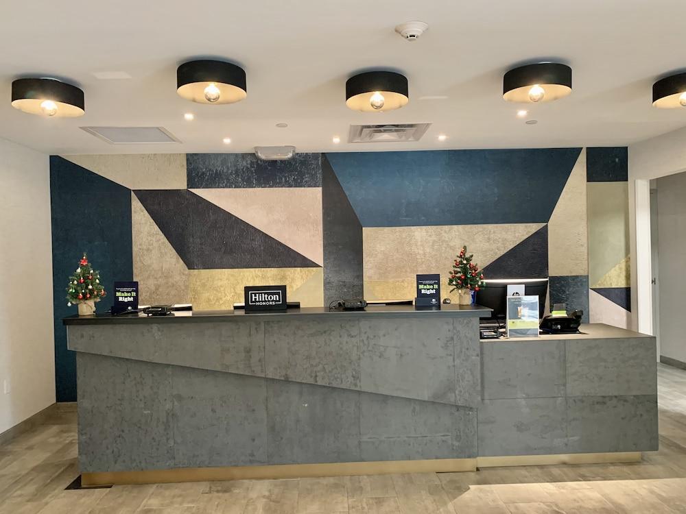 Doubletree By Hilton Austin University Area — 4