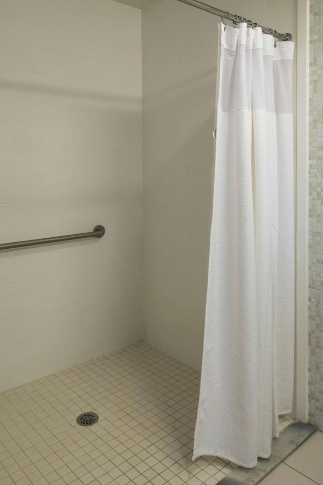 SpringHill Suites Logan — 8