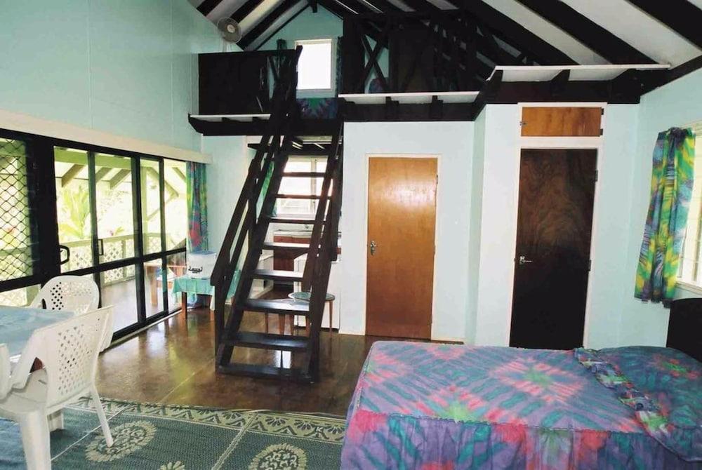 Gina's Garden Lodges — 8