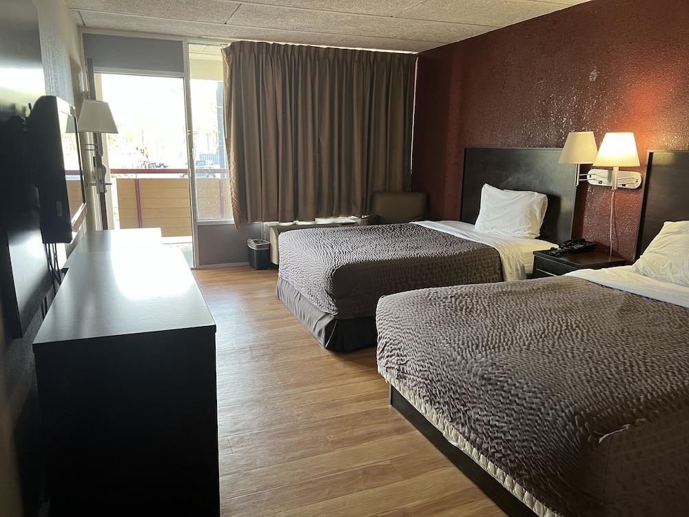 Knights Inn Ashland — 10