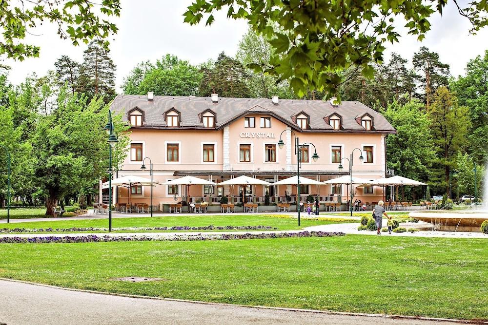 Hotel Crystal 1061868