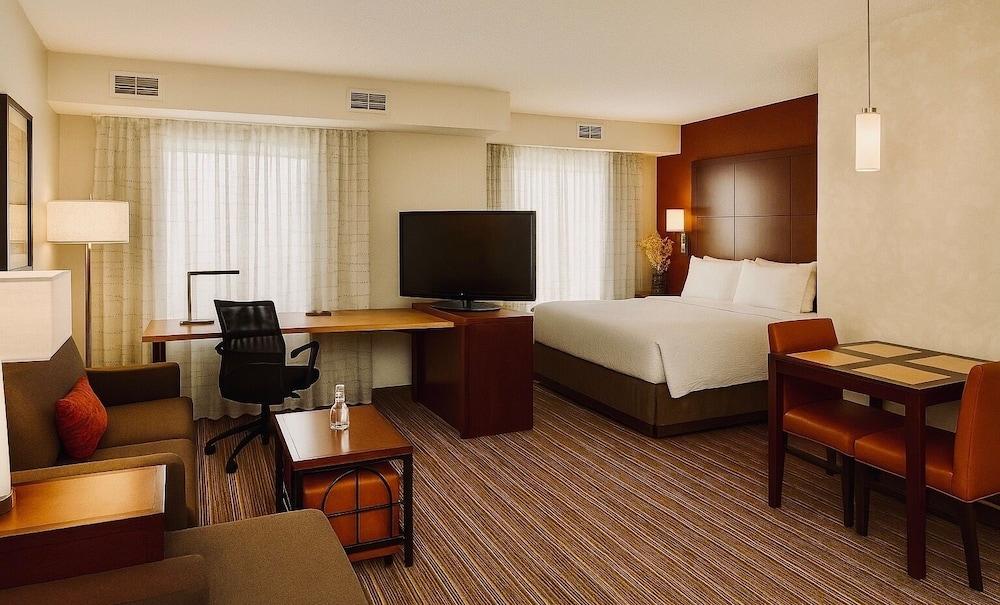 MainStay Suites Appleton Airport - Fox River Mall Area — 9