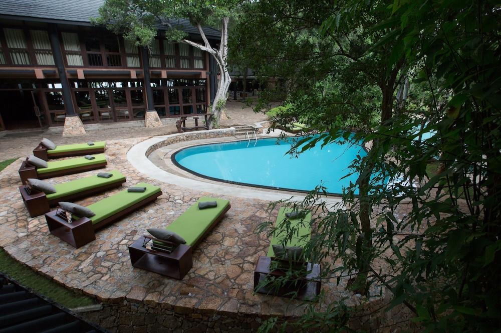 Deer Park Hotel 111672 — 4