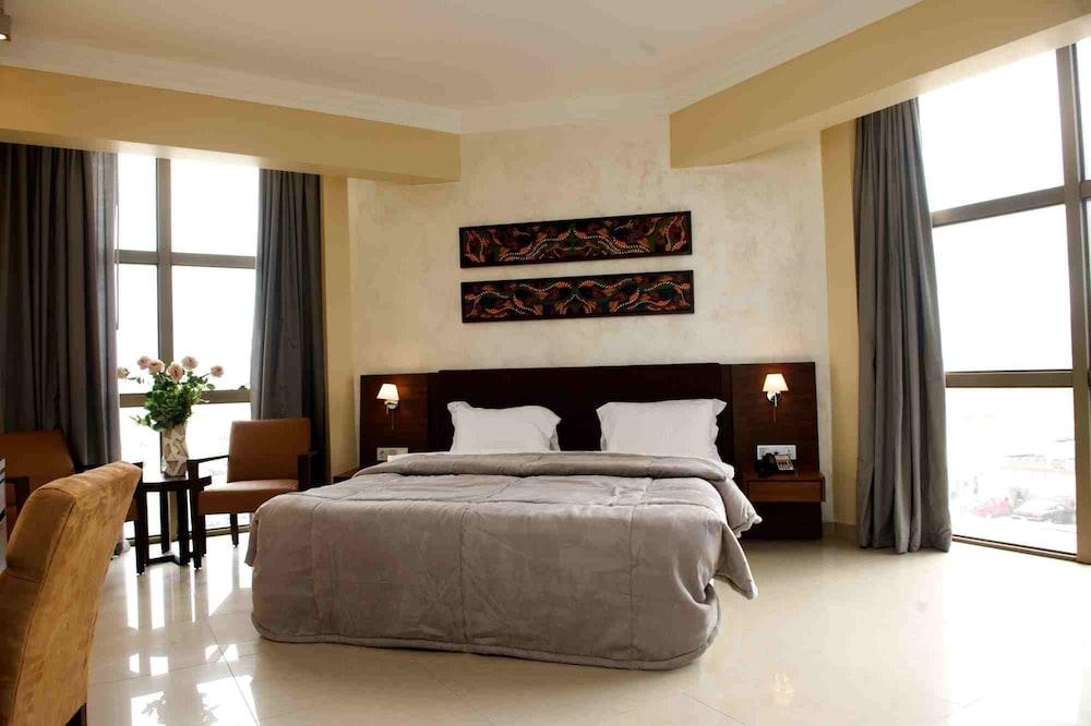 The Avenue Suites 1142338 — 6