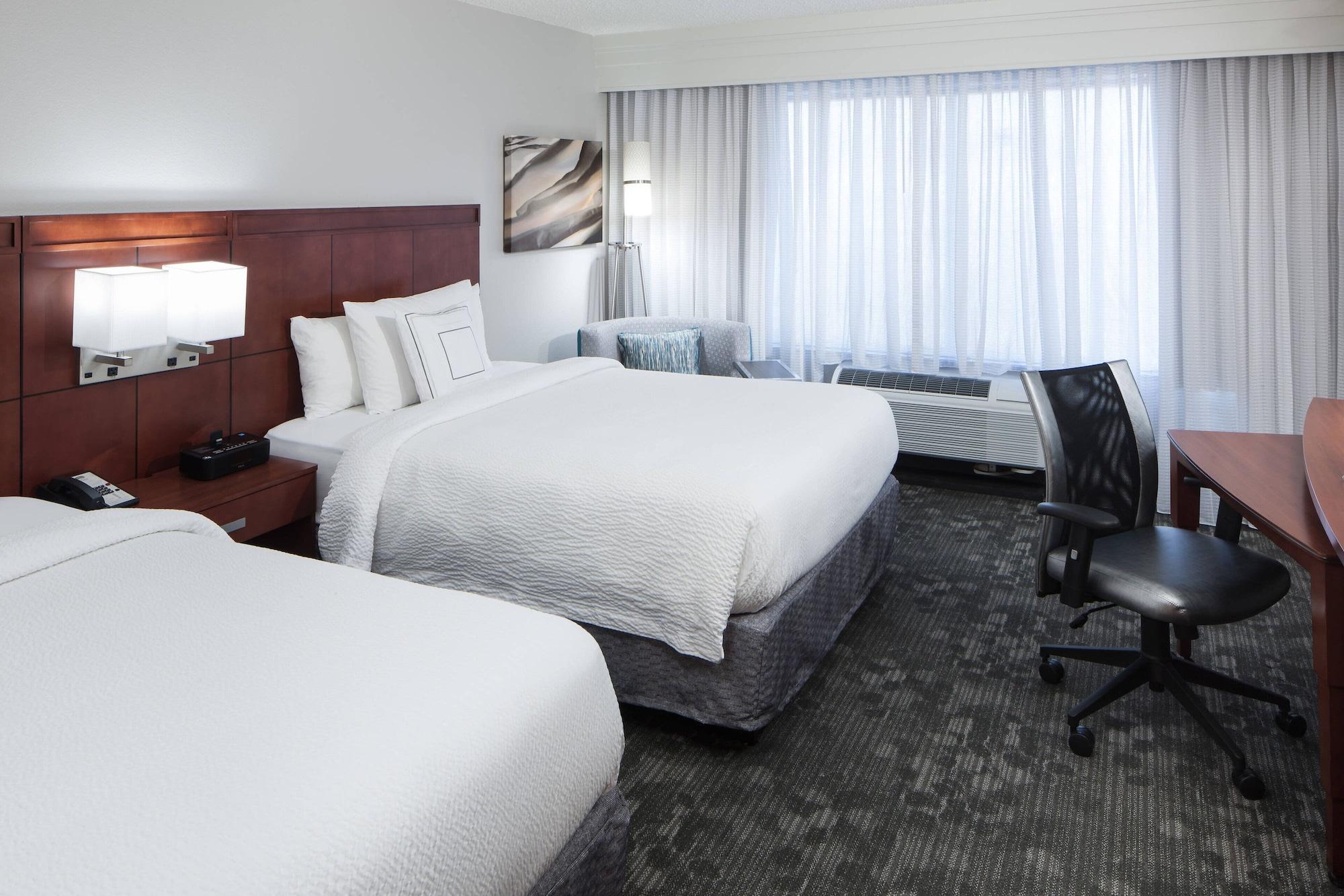 Courtyard By Marriott Alexandria Old Town/Southwest — 8