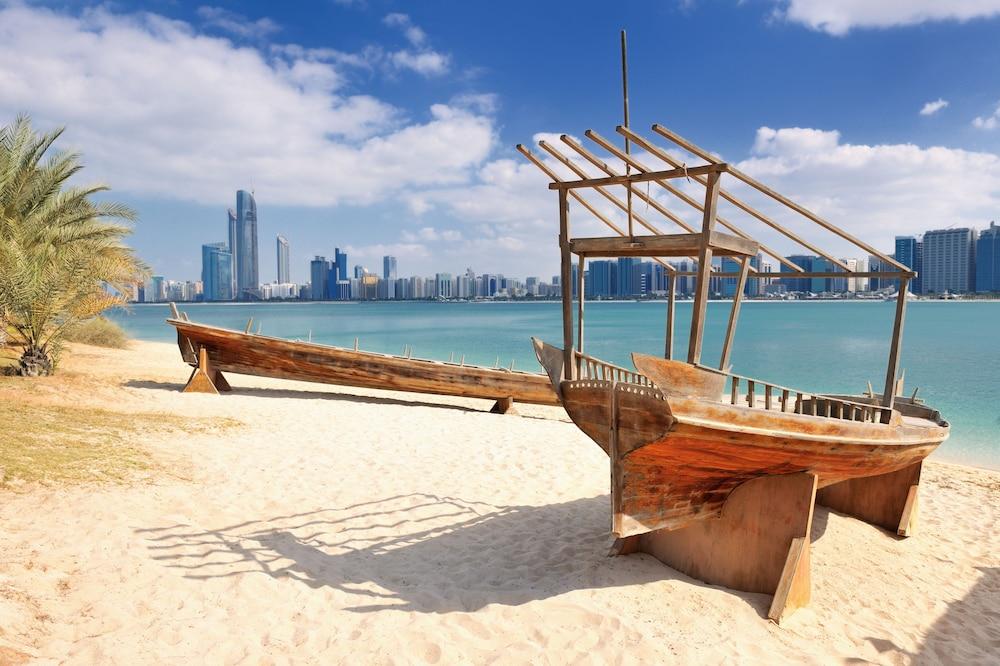 Courtyard by Marriott World Trade Center Abu Dhabi — 10