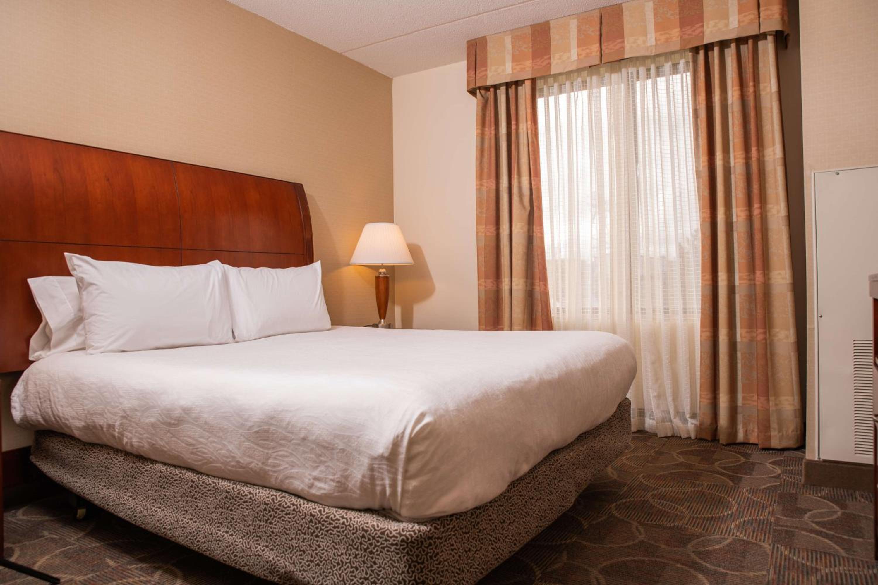 Hilton Garden Inn Erie — 6
