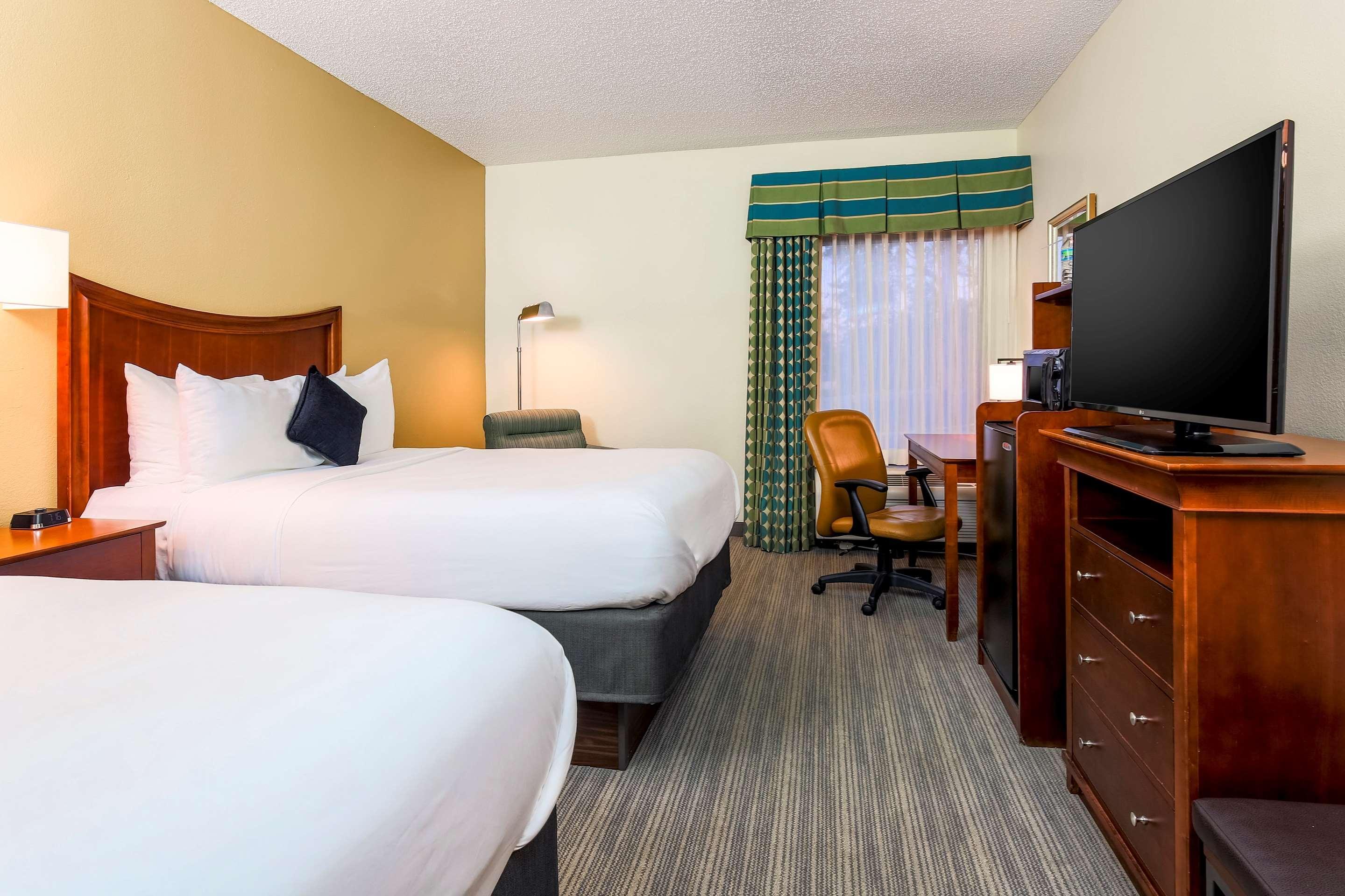 Red Lion Inn & Suites Hattiesburg — 8