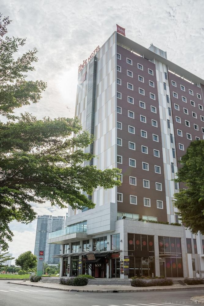 Ibis Saigon South — 3