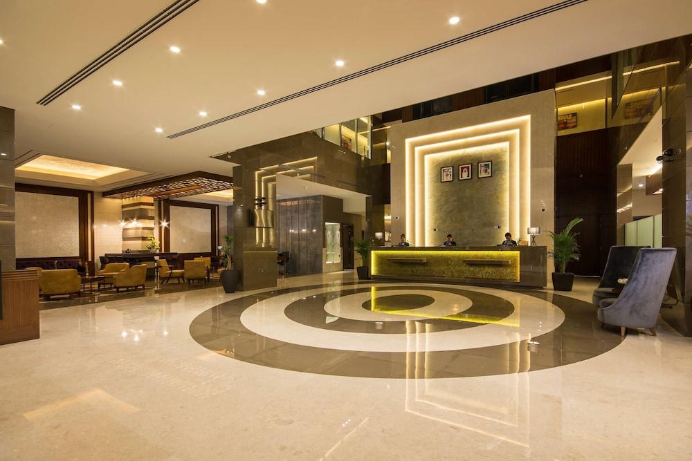 Golden Tulip Media Hotel — 9