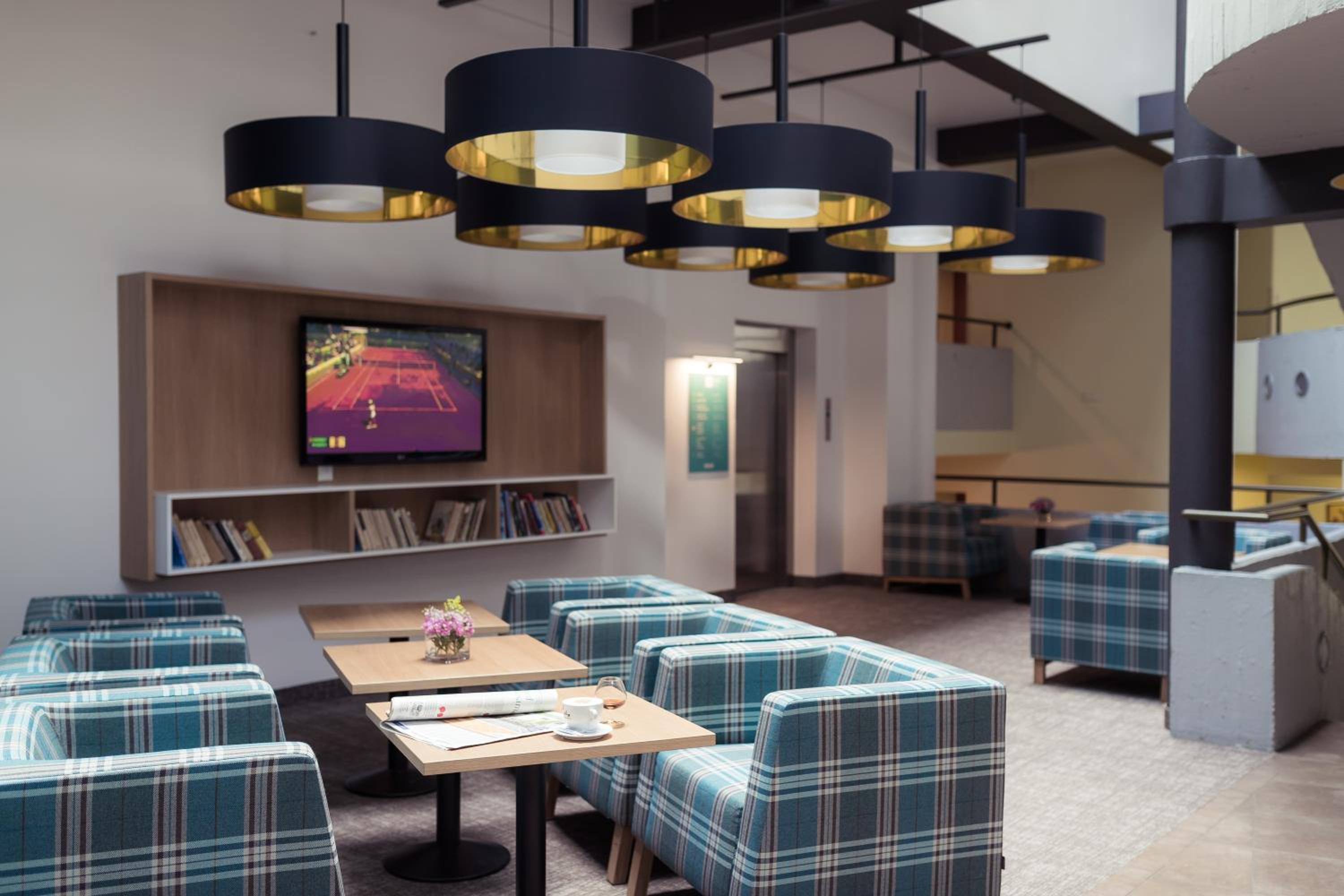 STRAND SPA & CONFERENCE HOTEL 911755 — 3