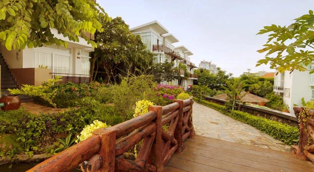Seaside Resort — 9