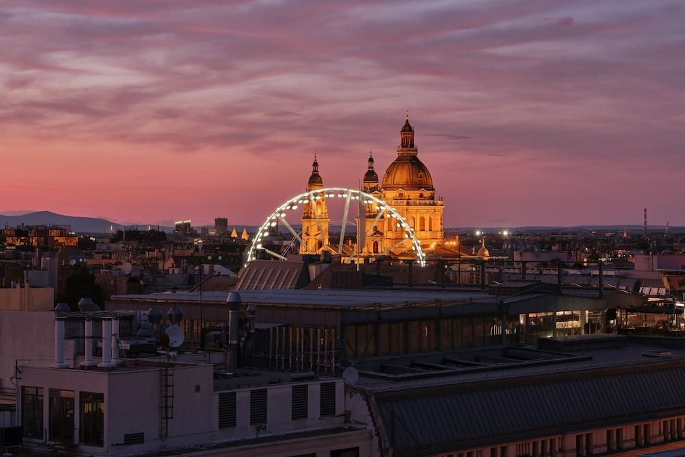 BUDAPEST MARRIOTT HOTEL — 4