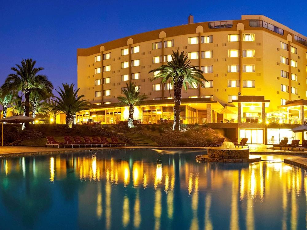 Movenpick Hotel Windhoek — 1