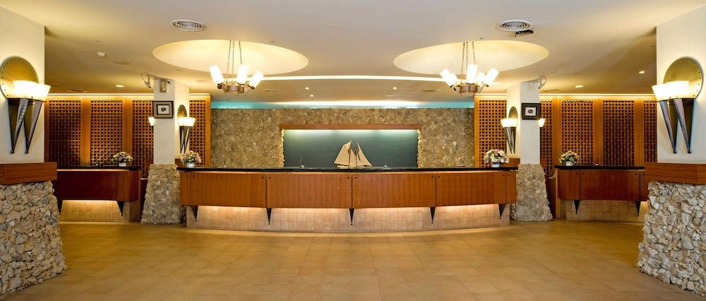 Yoho Landis Beach Resort 884365 — 9