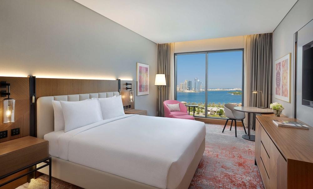 DoubleTree by Hilton Sharjah Waterfront Hotel and Residences — 8