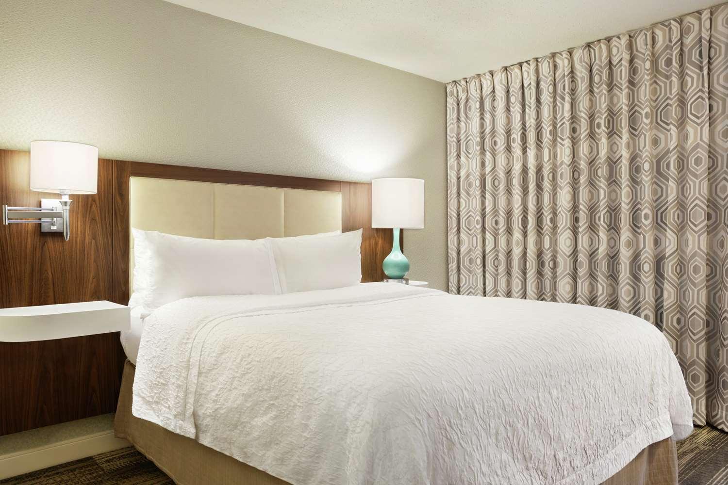 HAMPTON INN FINDLAY — 10