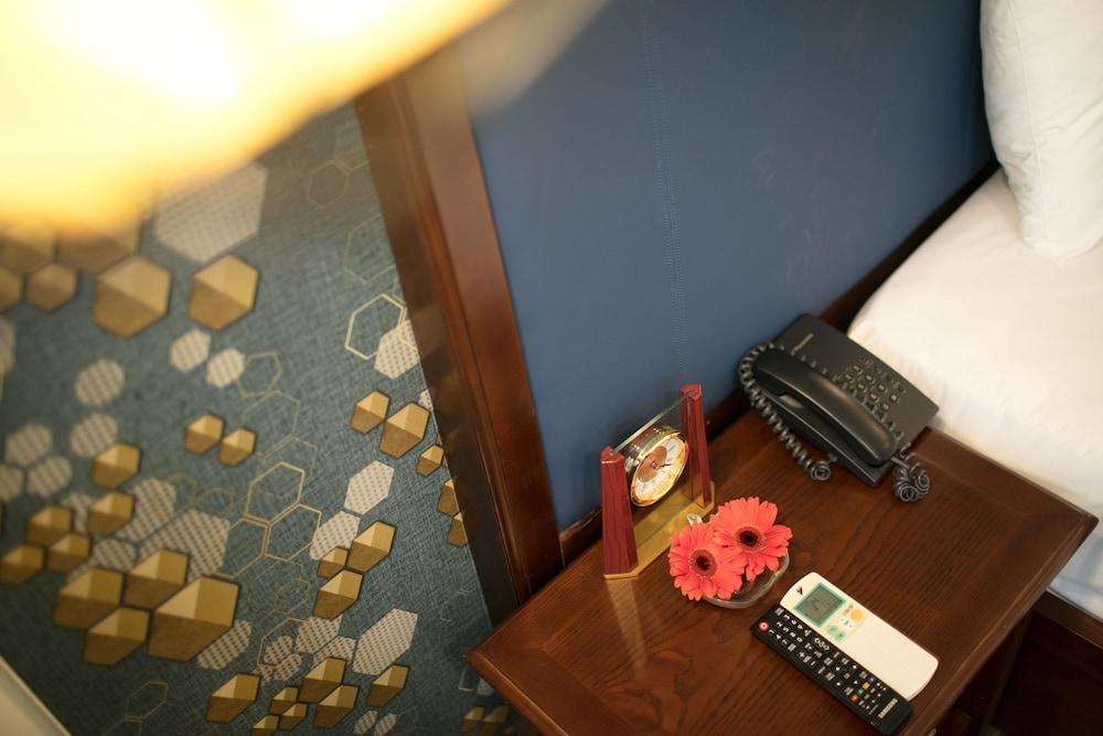 Holiday Emerald Hotel — 6