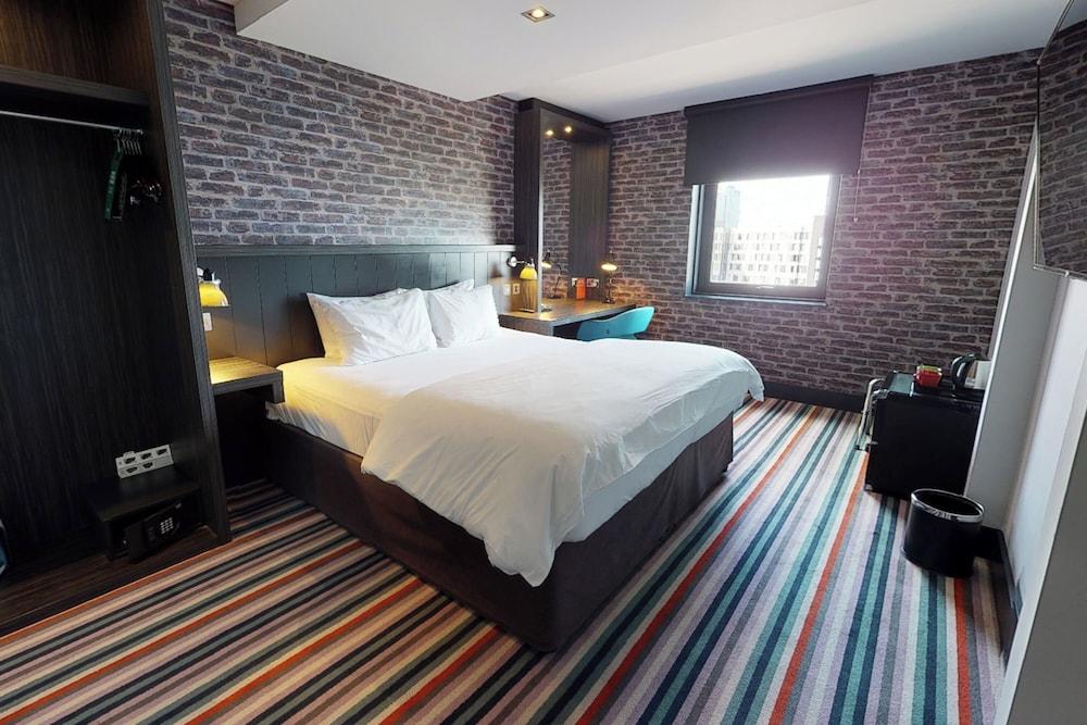 Village Urban Resort Aberdeen — 9