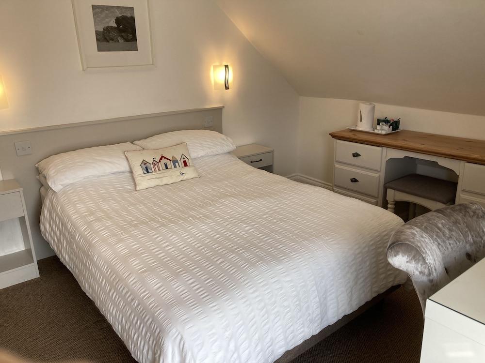 Summer Breeze Guest House - B&B — 10
