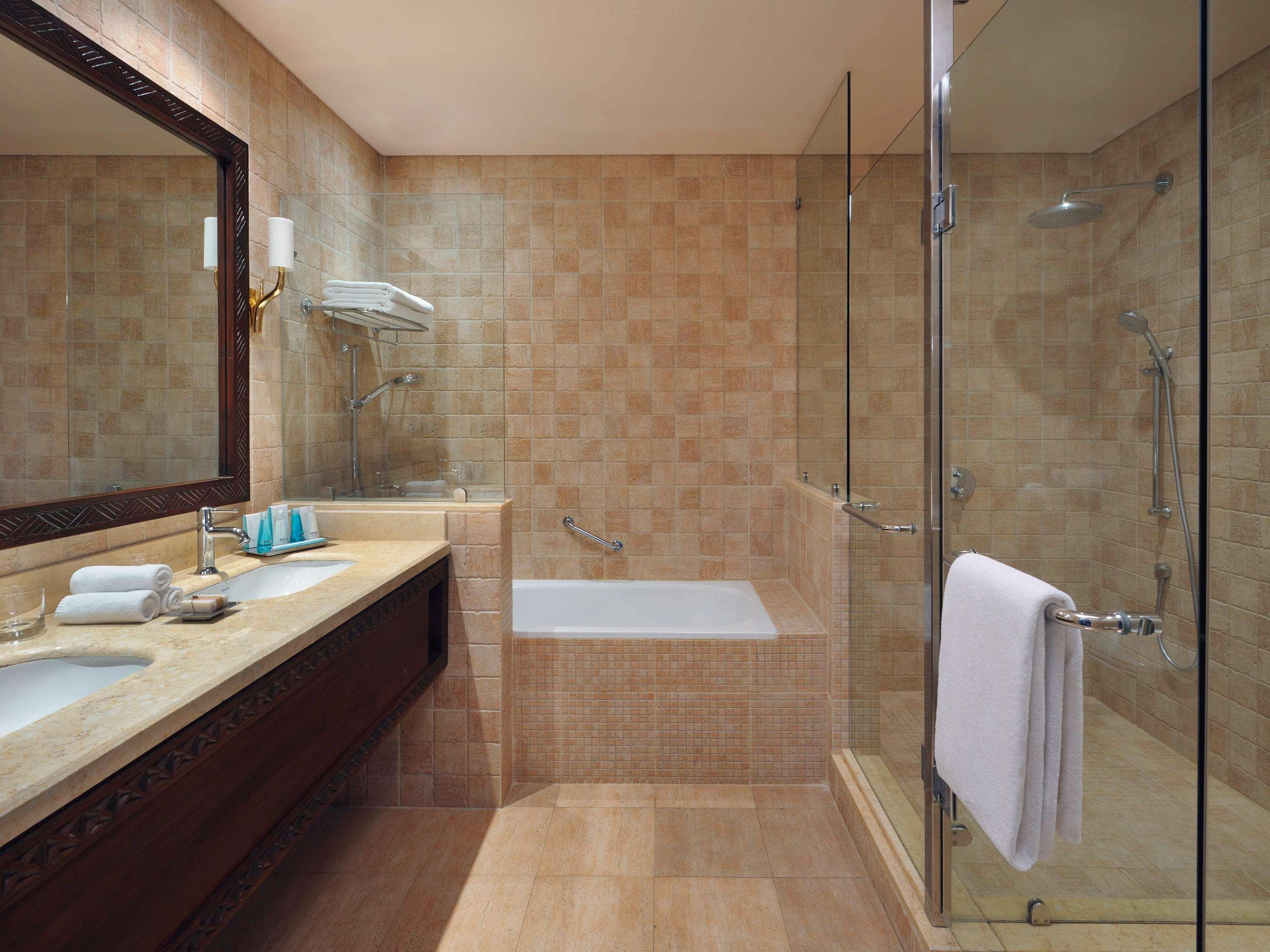 Movenpick Ambassador Hotel Accra 1140398 — 9