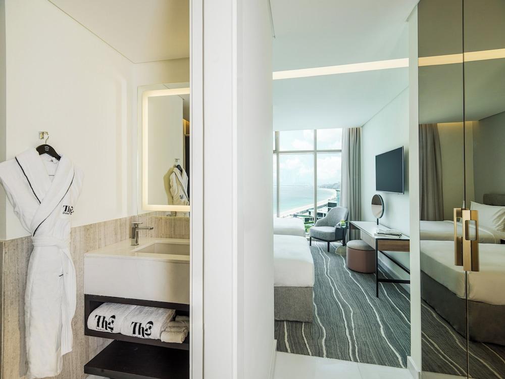 Th8 Palm Dubai Beach Resort, Vignette Collection — 8