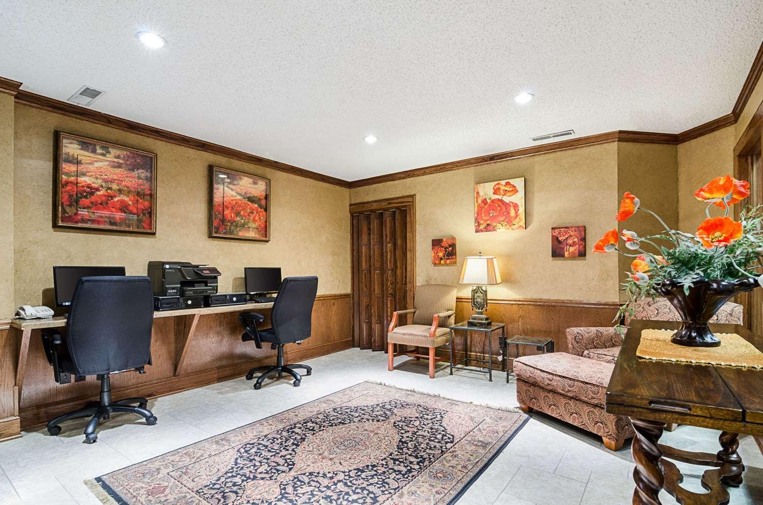 Clarion Inn Garden City, KS — 10