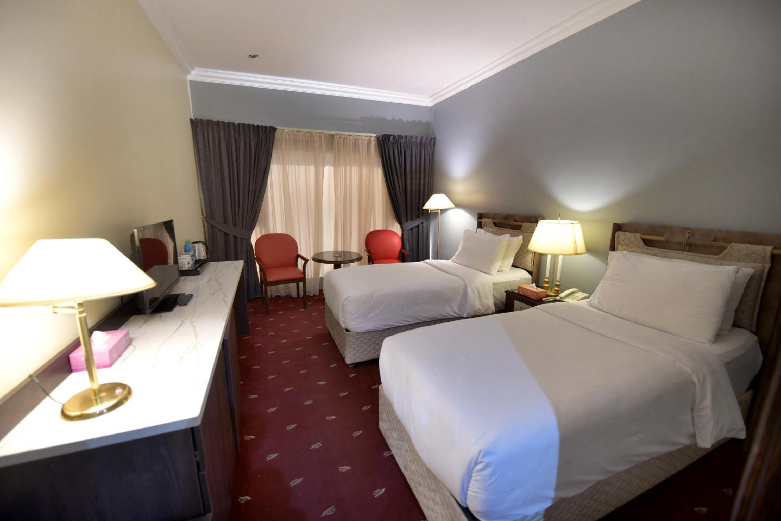 Carlton Tower Hotel — 4