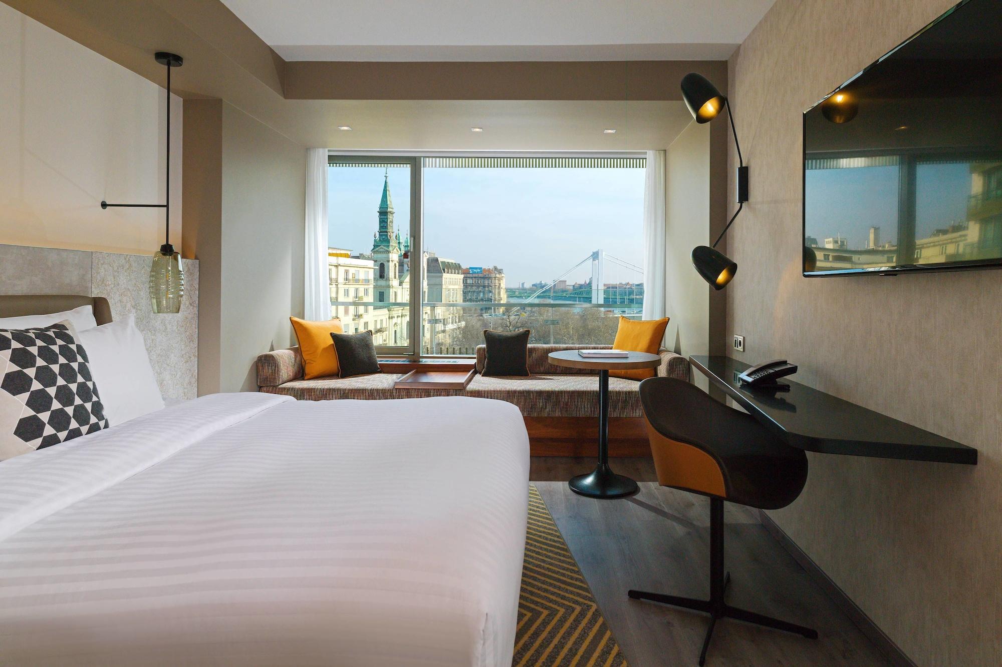 BUDAPEST MARRIOTT HOTEL — 10