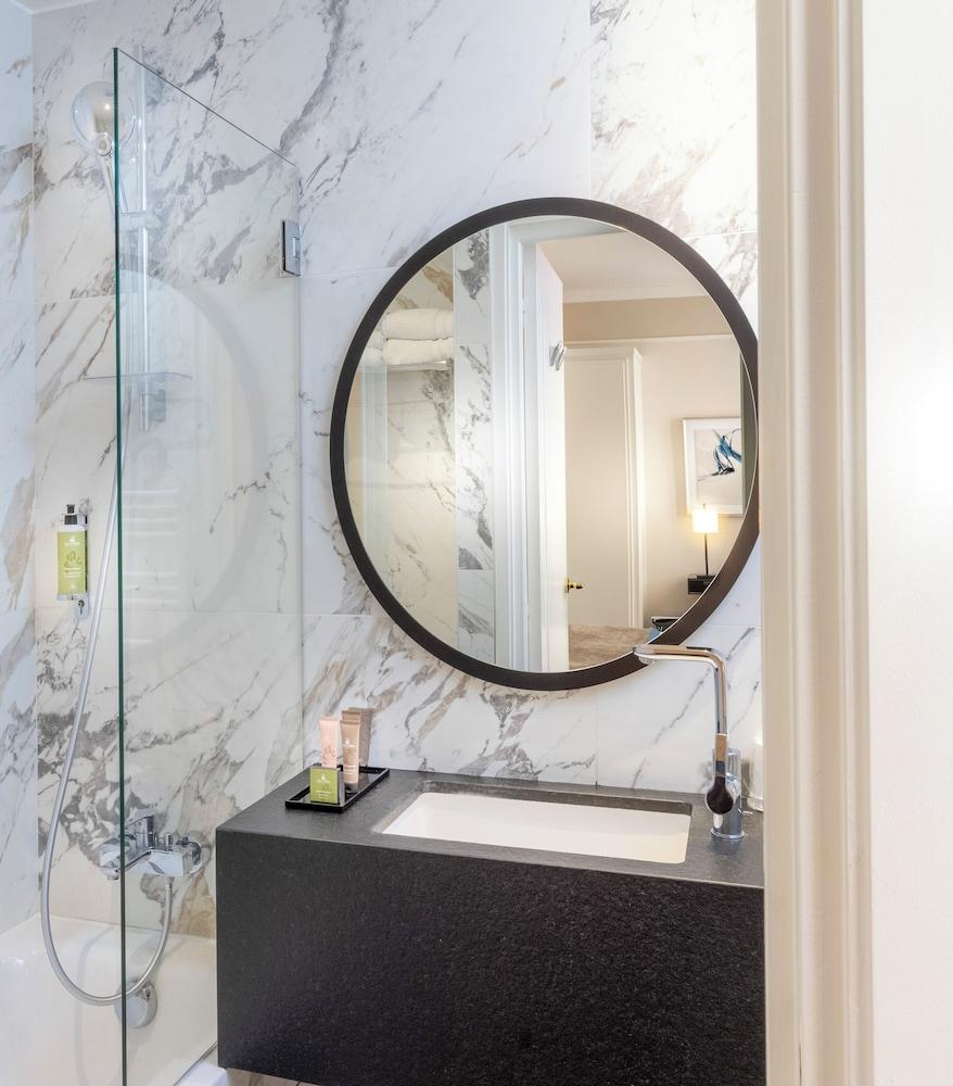 Hotel Du Bois Champs-Elysees 7144 — 8