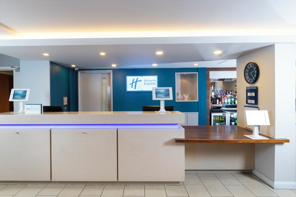 EXPRESS BY HOLIDAY INN BIRMINGHAM OLDBURY — 8