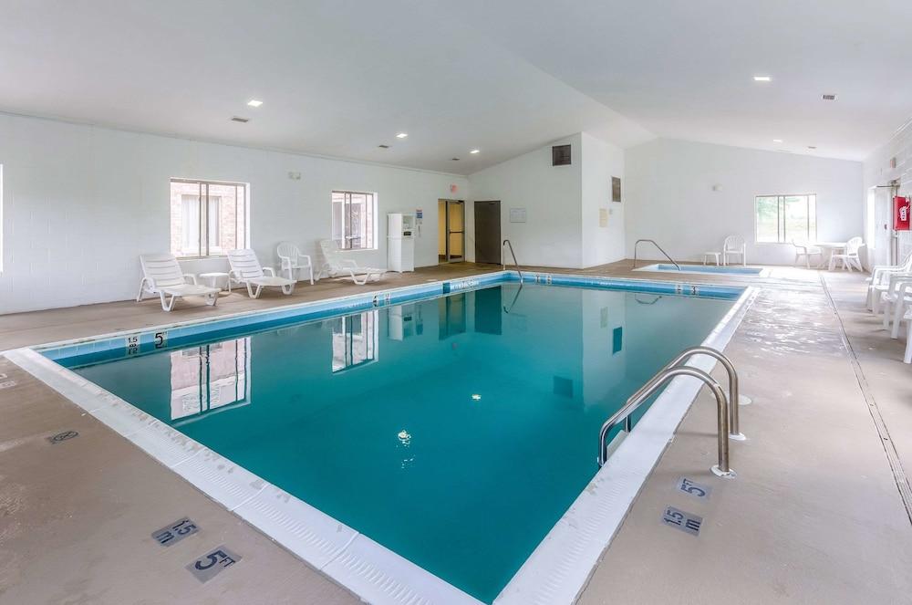 Comfort Inn & Suites Christiansburg I-81 — 2