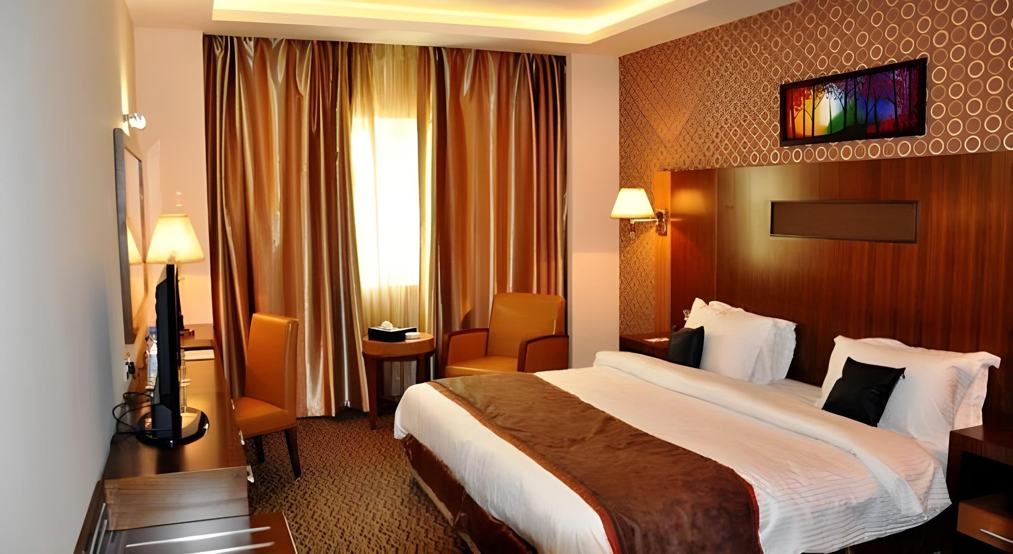 Fortune Plaza Hotel — 9