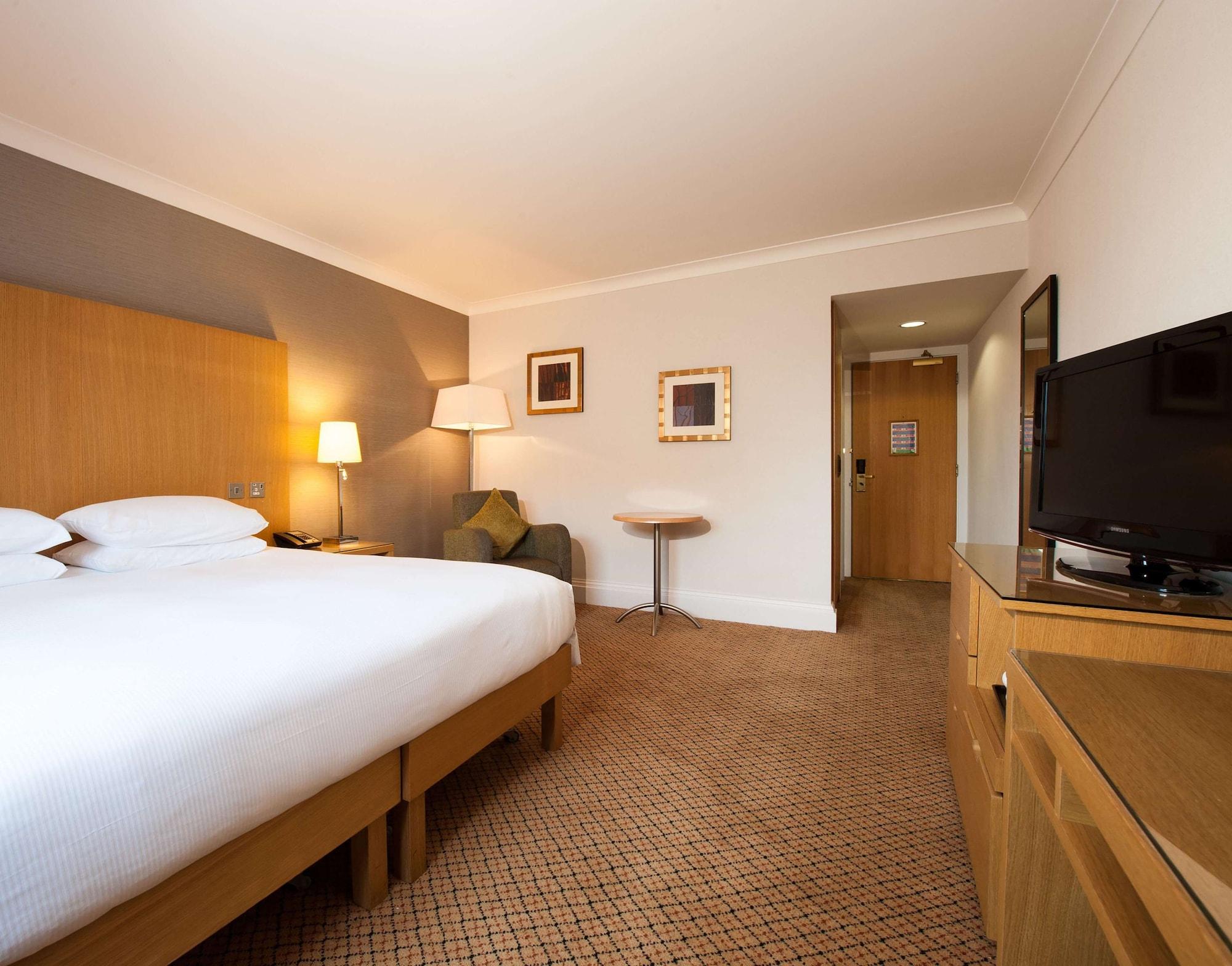 Doubletree By Hilton Strathclyde — 6