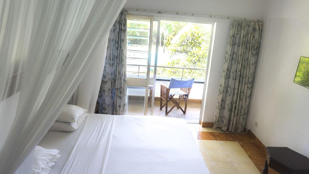 REEF HOTEL MOMBASA — 5