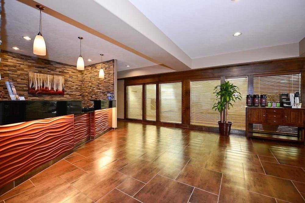 Best Western Plus Prairie Inn — 5