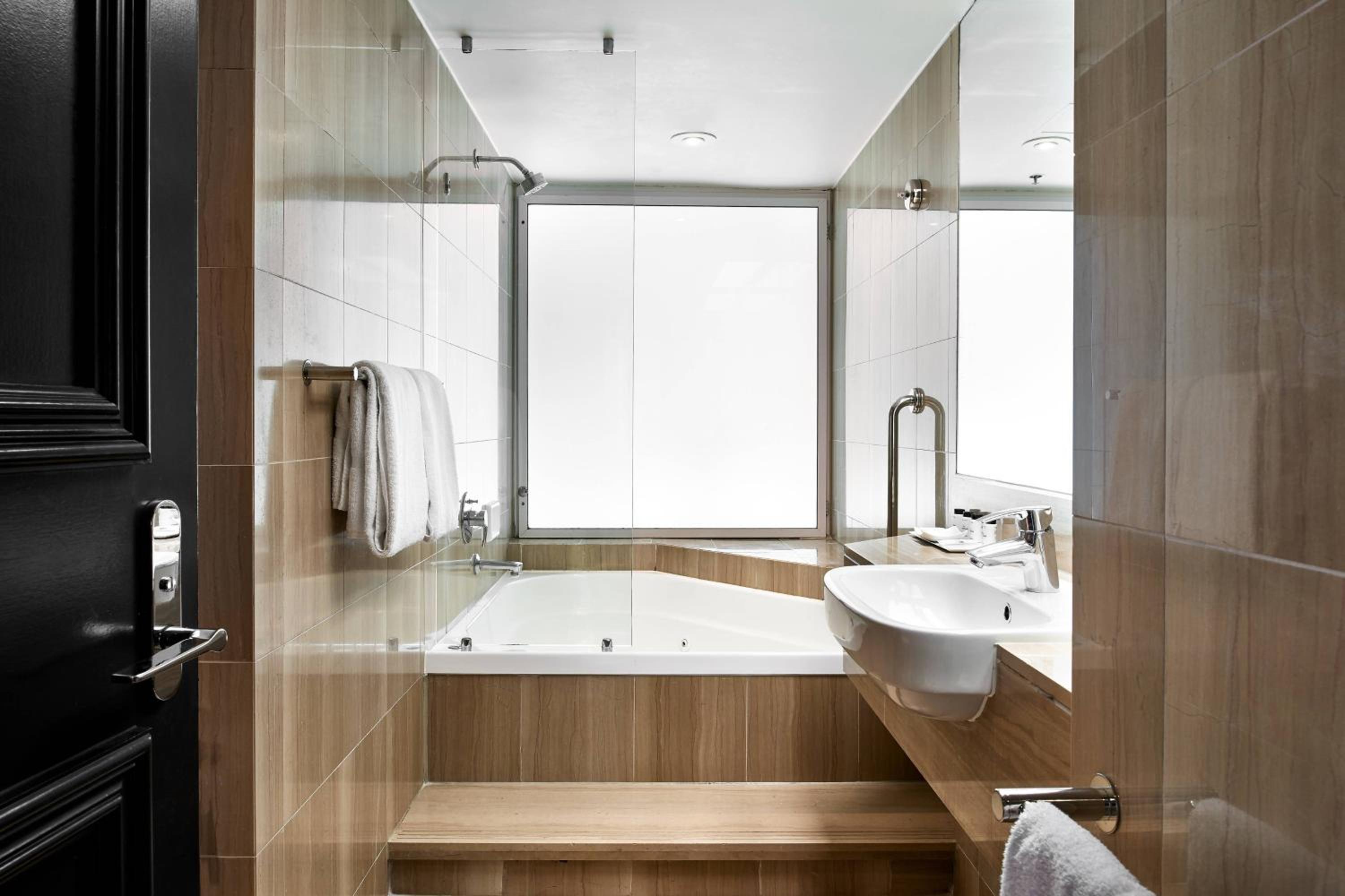 SHERATON GRAND MIRAGE RESORT, GOLD COAST — 10