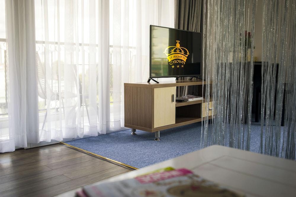 Golden Crown Hotel — 3
