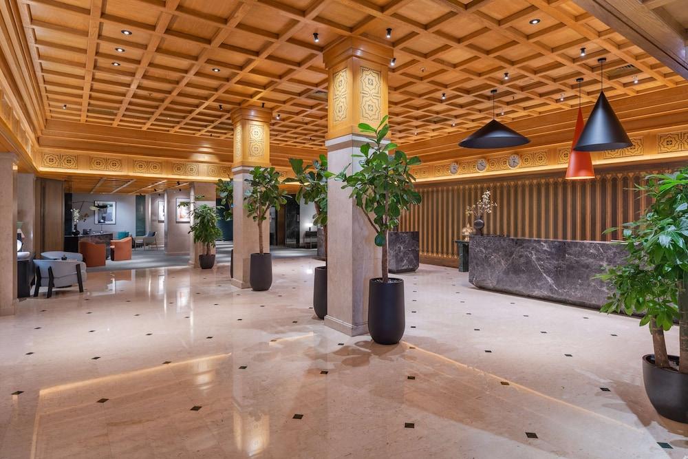 Radisson Blu Deira Creek — 8