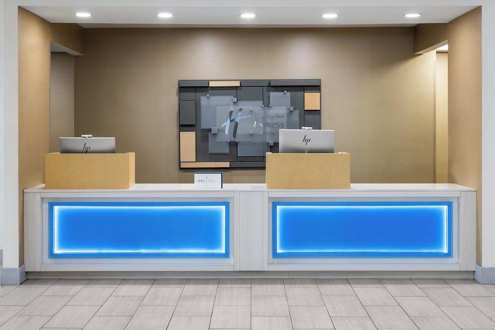 Holiday Inn Express Augusta Downtown — 9